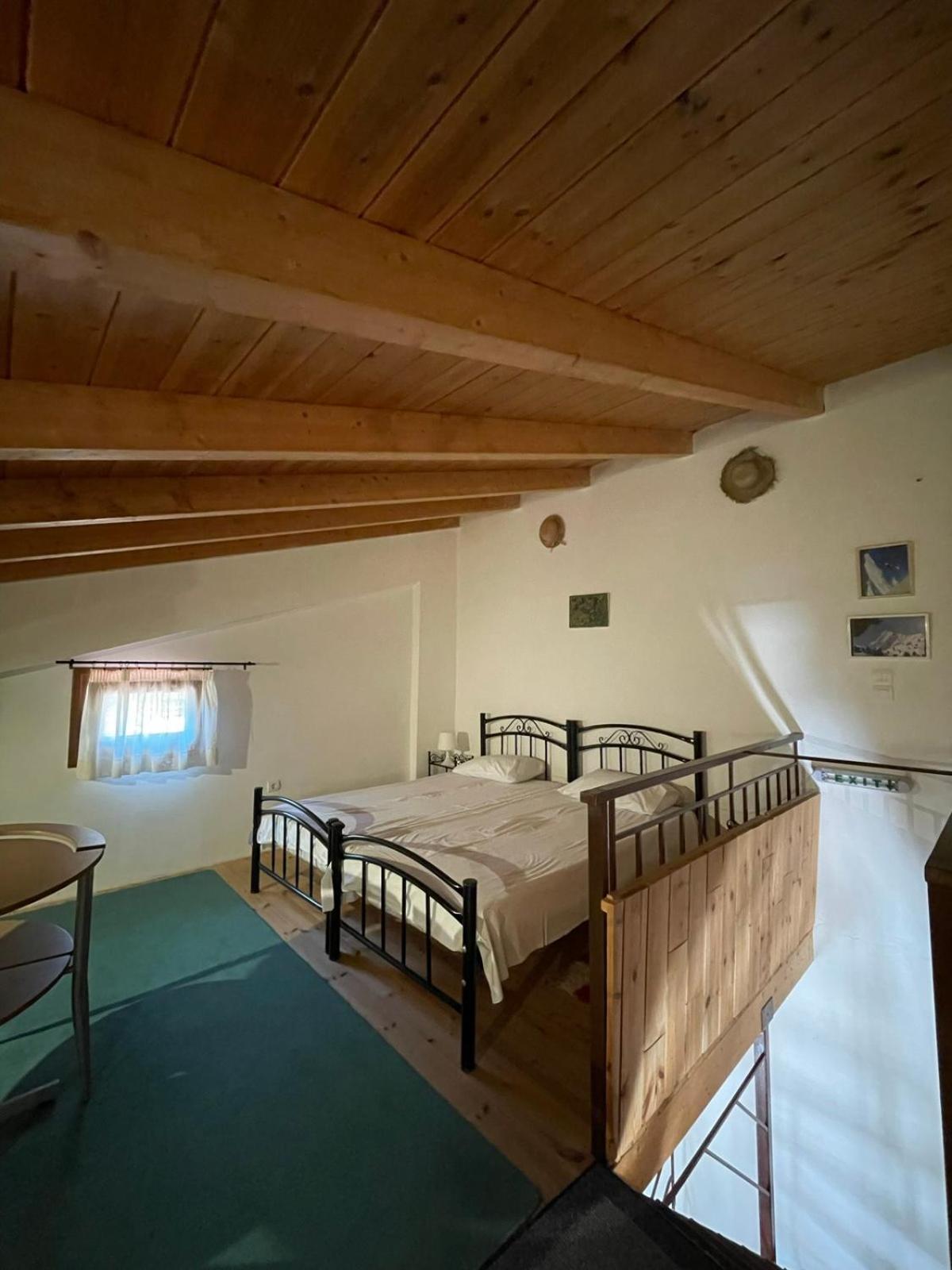 Michel Studios Kalavryta Luaran gambar
