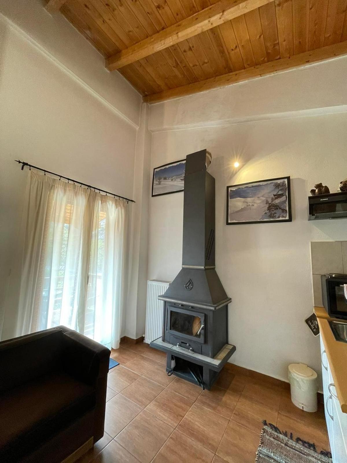 Michel Studios Kalavryta Luaran gambar